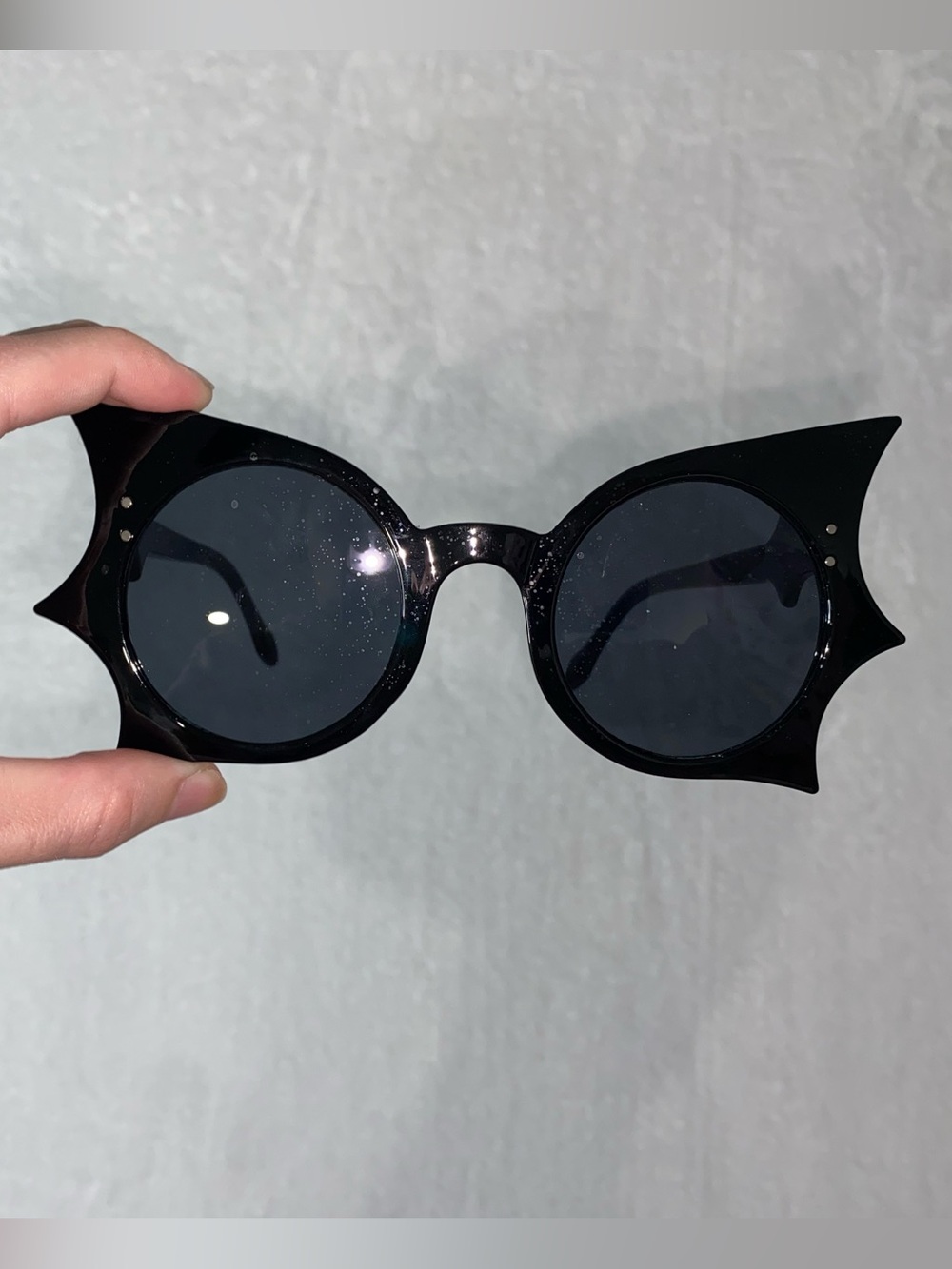 Women's Black Cat Eye Bat Wing Round Sunglasses